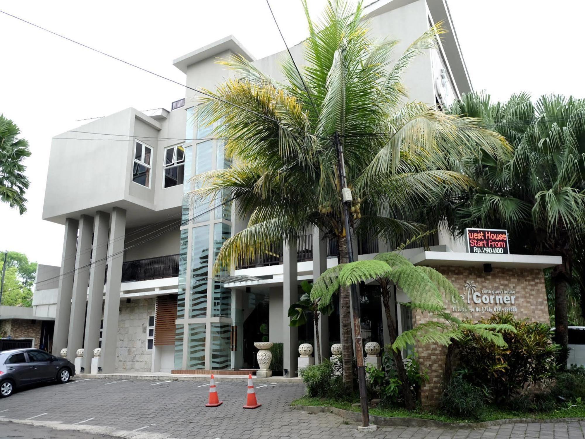 De'Corner Guest House Malang Exterior foto